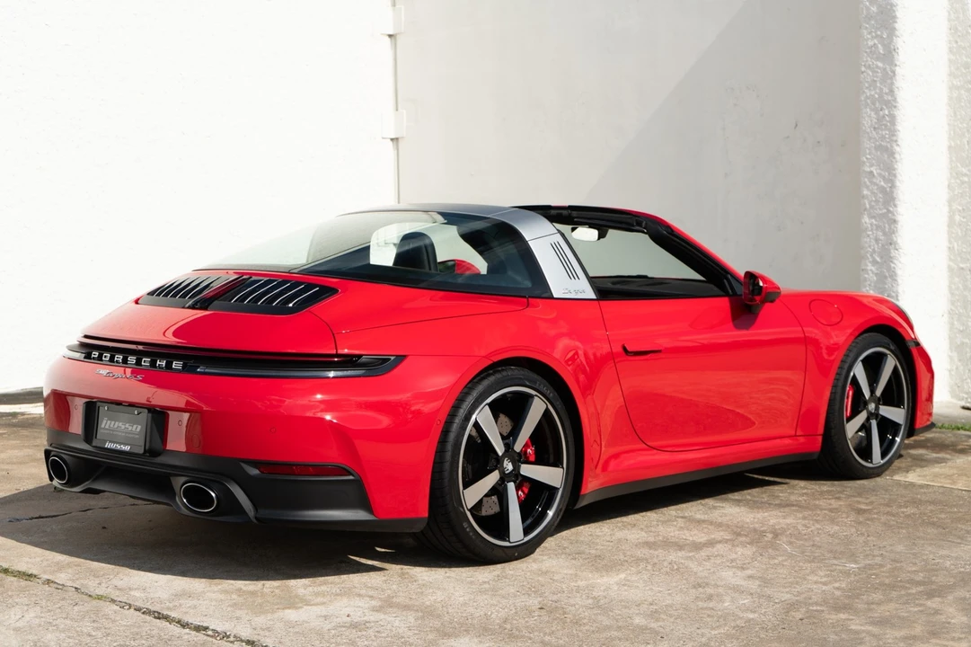 2026 Porsche - Image 9 of 31