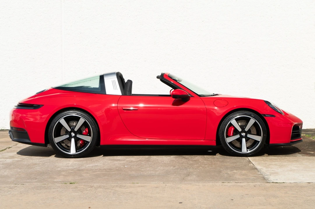 2026 Porsche - Image 8 of 31