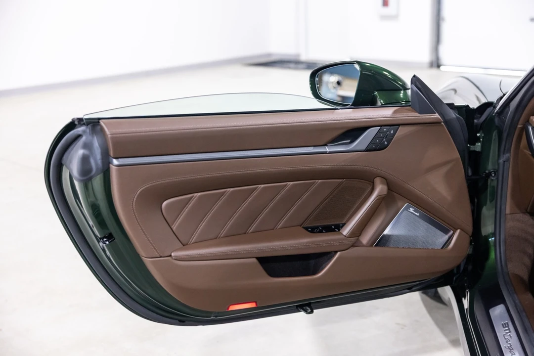 2026 Porsche 992 Targa 4 & 4S - Image 26 of 31
