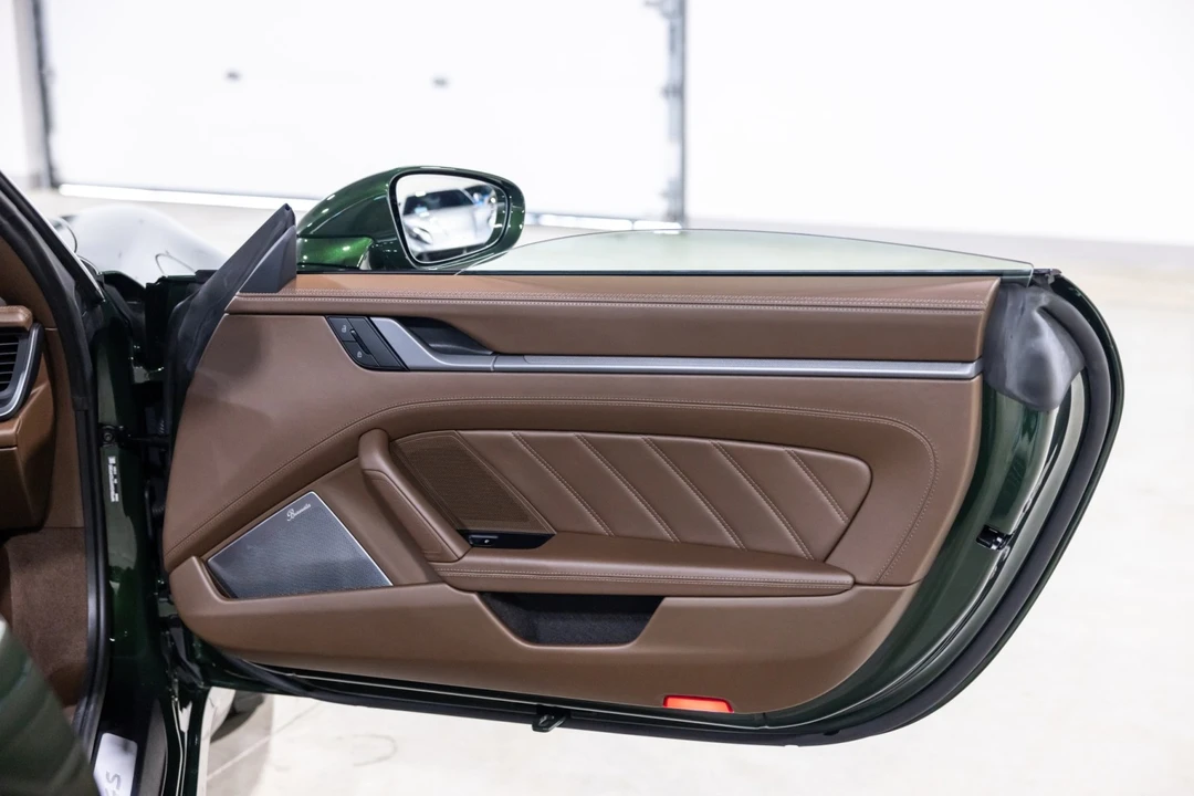 2026 Porsche 992 Targa 4 & 4S - Image 25 of 31