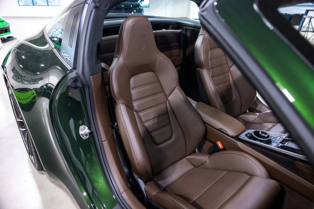 2026 Porsche 992 Targa 4 & 4S - Image 27 of 31