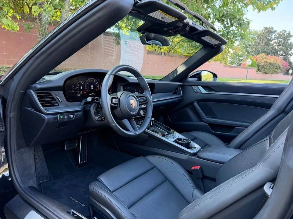 2026 Porsche 992 Targa 4 & 4S - Image 4 of 4