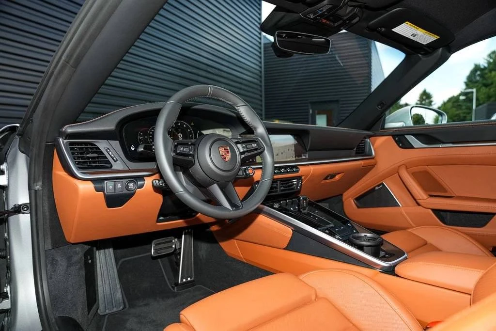 2026 Porsche 992 Targa 4 & 4S - Image 4 of 4
