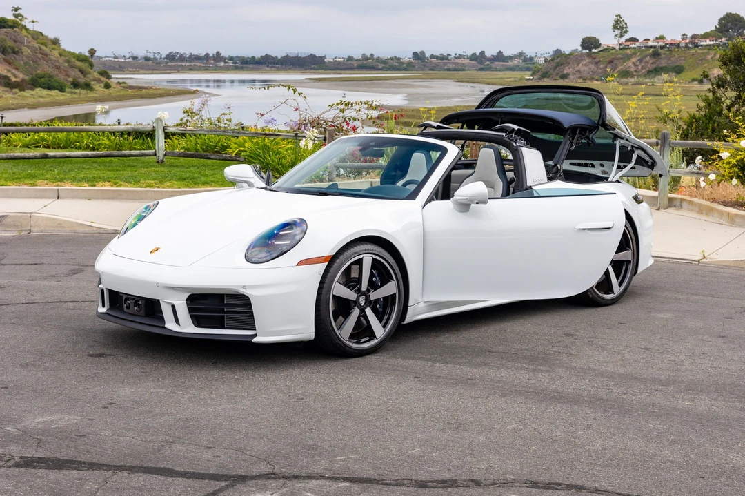 2026 Porsche 992 Targa 4 & 4S - Image 16 of 31