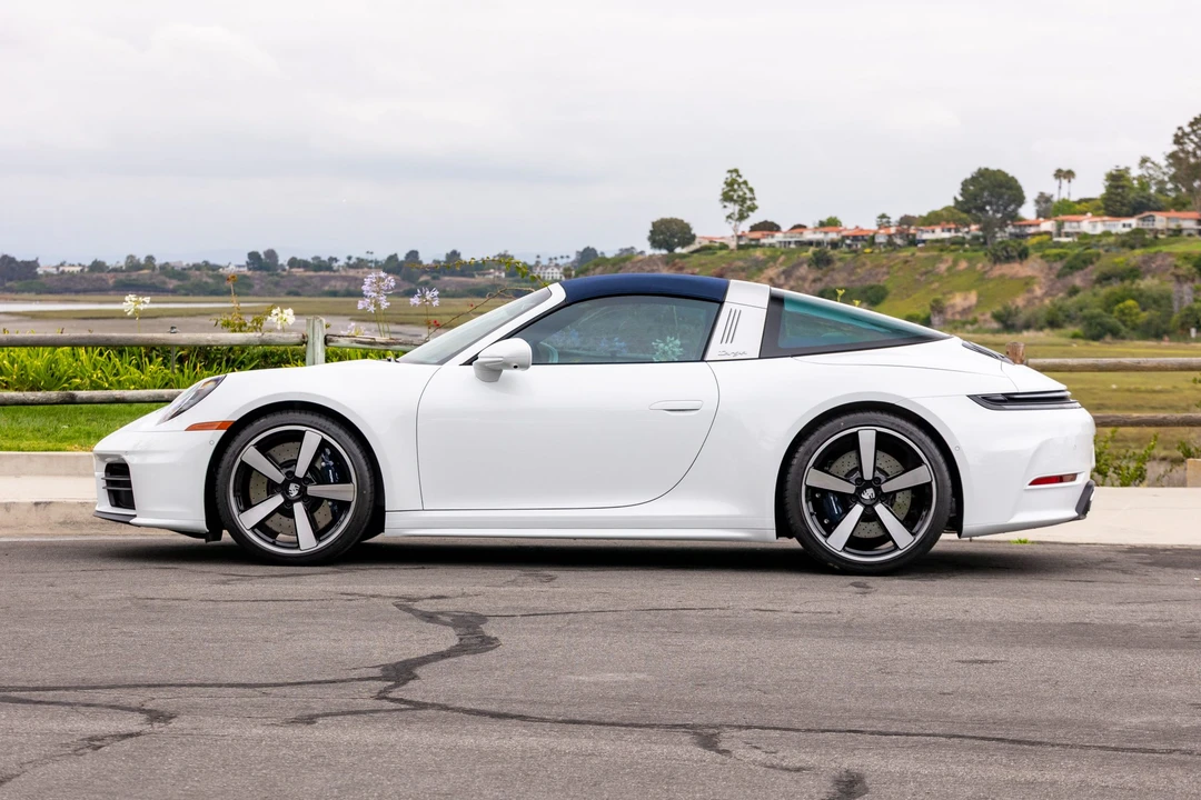 2026 Porsche 992 Targa 4 & 4S - Image 15 of 31