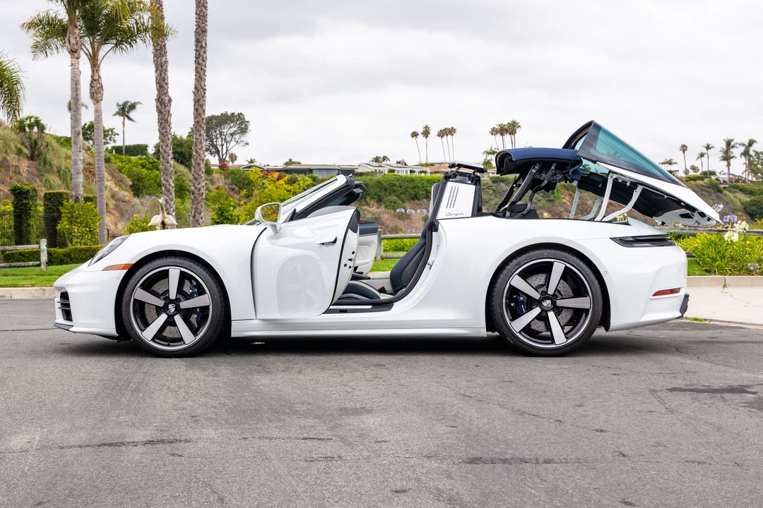 2026 Porsche 992 Targa 4 & 4S - Image 17 of 31