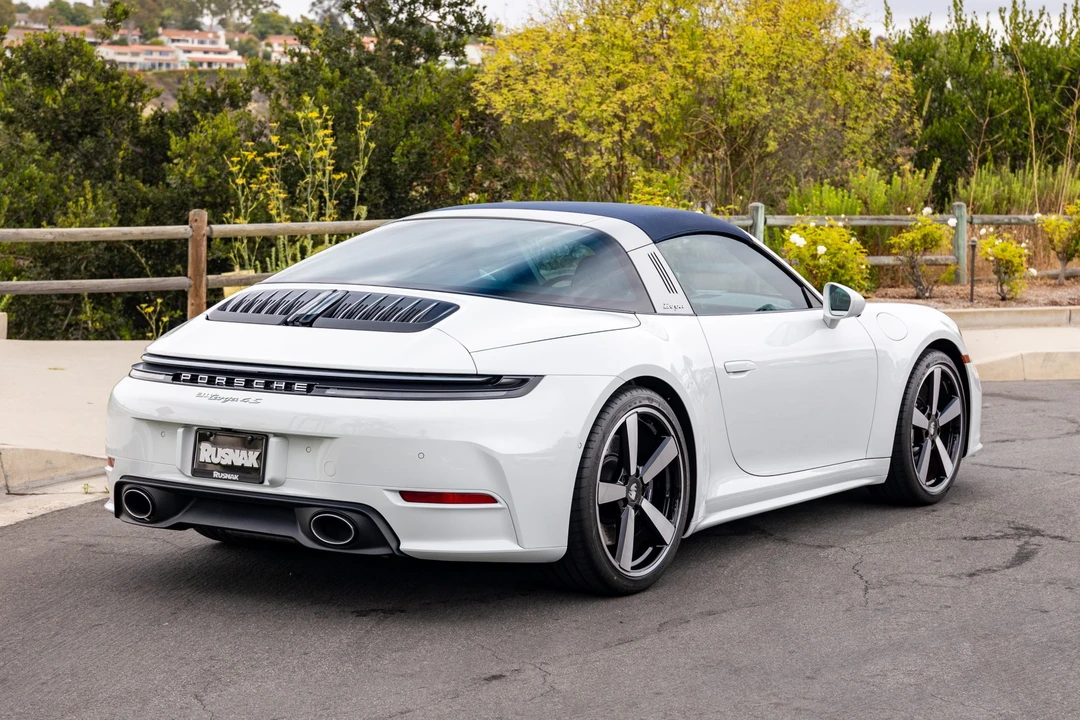 2026 Porsche 992 Targa 4 & 4S - Image 11 of 31