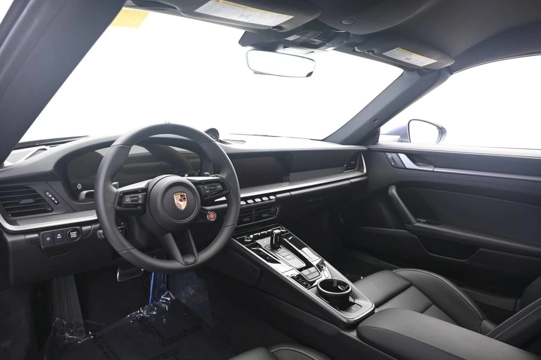 2026 Porsche 992 Targa 4 & 4S - Image 4 of 4