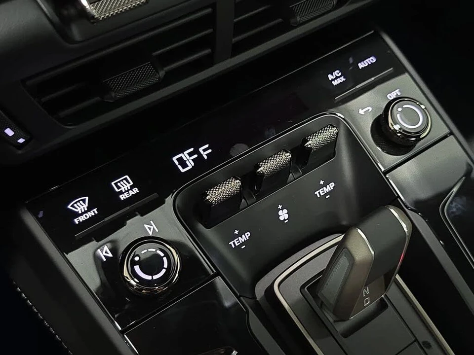 2026 Porsche 992 Turbo S - Image 19 of 31