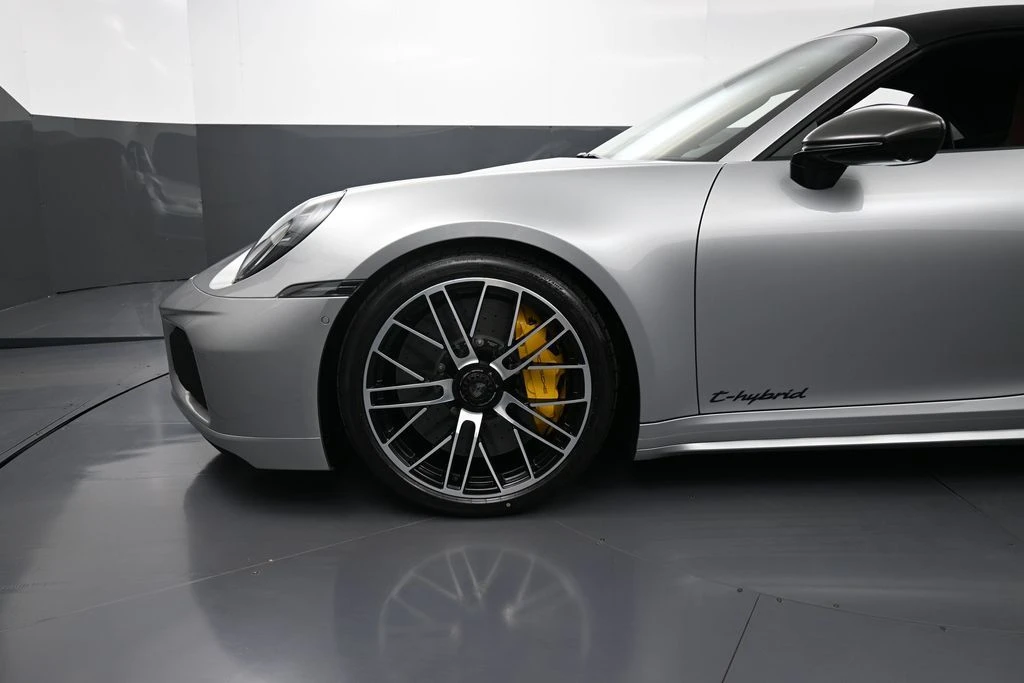 2026 Porsche 992 Turbo S - Image 11 of 31