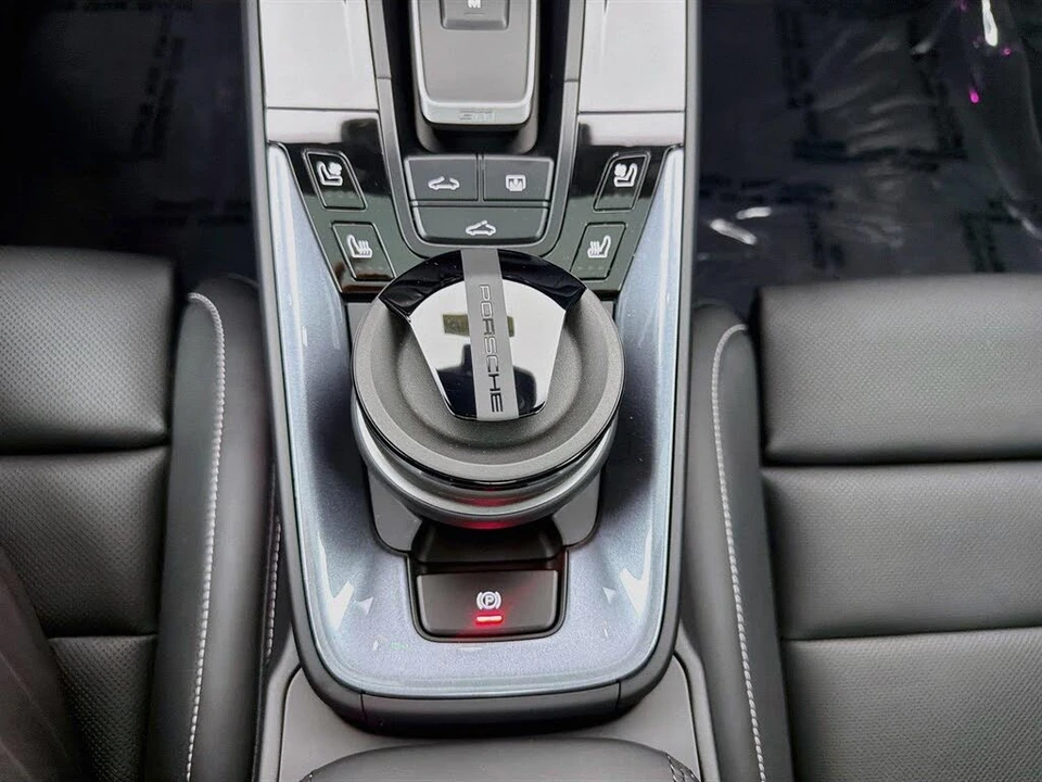 2026 Porsche 992 Carrera - Image 22 of 31