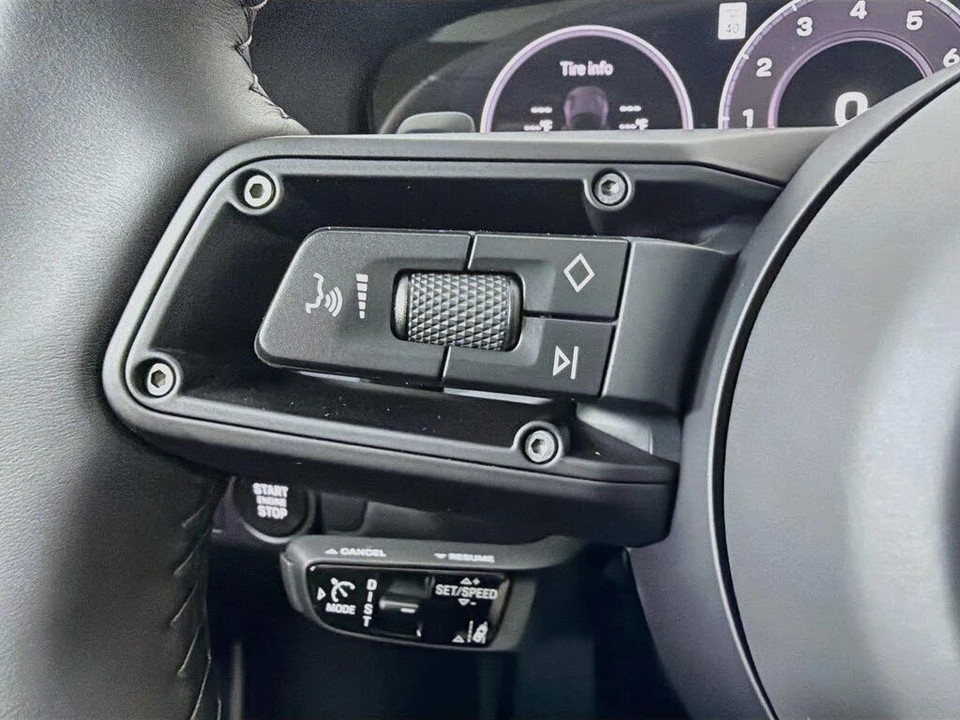 2026 Porsche 992 Carrera - Image 14 of 31