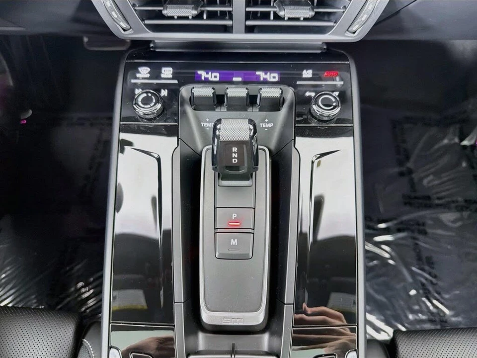 2026 Porsche 992 Carrera - Image 21 of 31