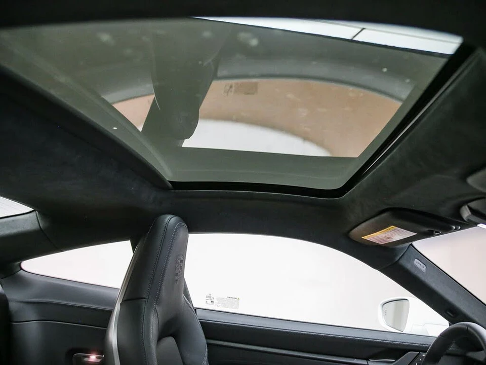 2026 Porsche 992 Carrera - Image 21 of 31
