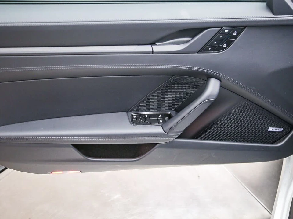 2026 Porsche 992 Carrera - Image 26 of 31