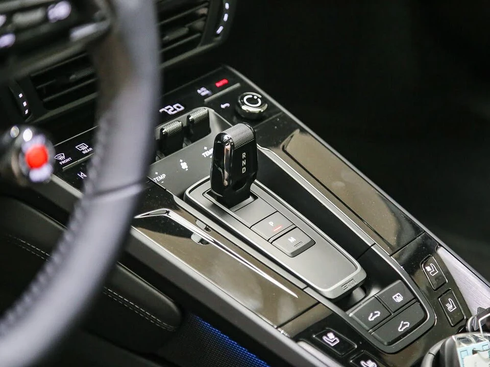 2026 Porsche 992 Carrera - Image 24 of 31