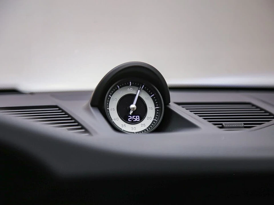 2026 Porsche 992 Carrera - Image 18 of 31