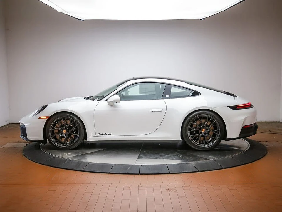 2026 Porsche 992 Carrera - Image 2 of 31