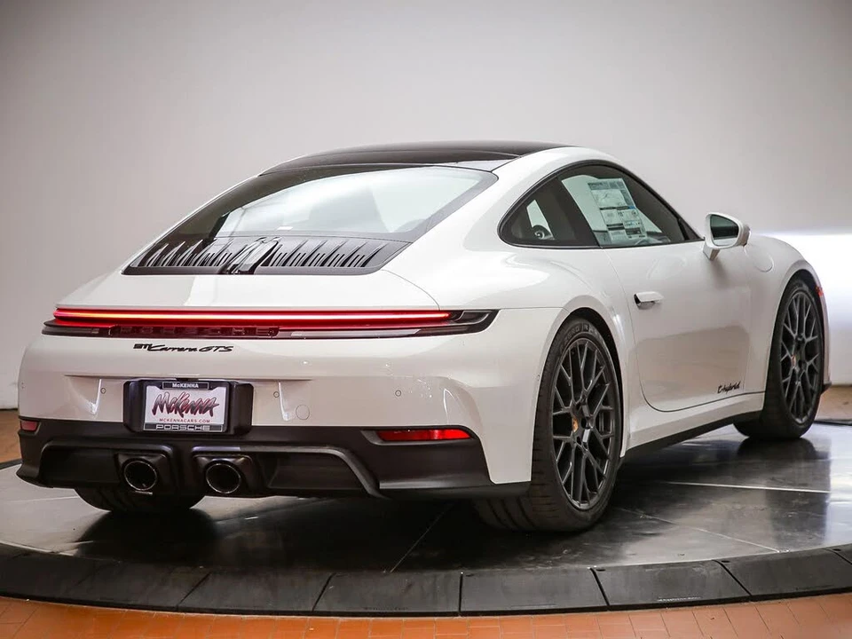 2026 Porsche 992 Carrera - Image 7 of 31