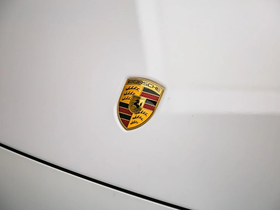 2026 Porsche 992 Carrera - Image 12 of 31
