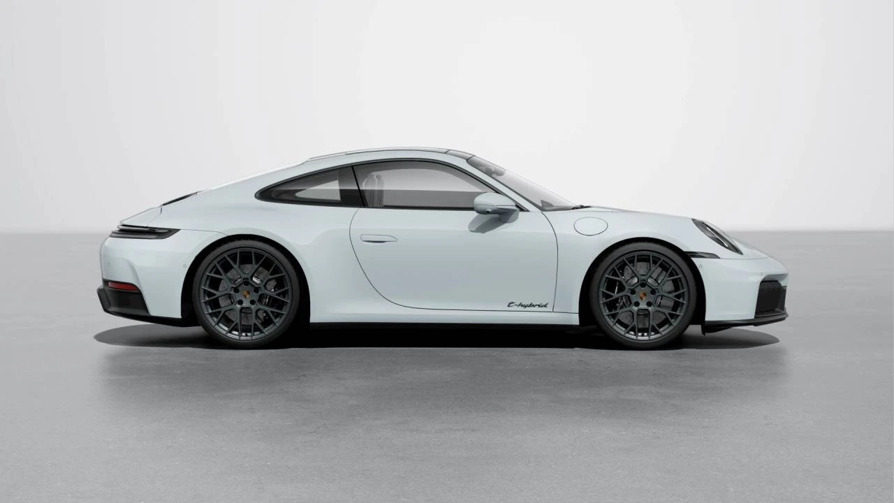 2026 Porsche 911 - Image 6 of 10