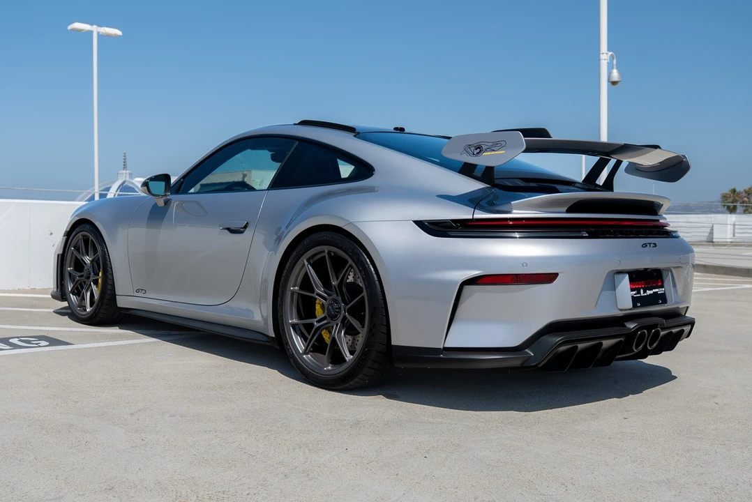 2026 Porsche 911 - Image 15 of 31