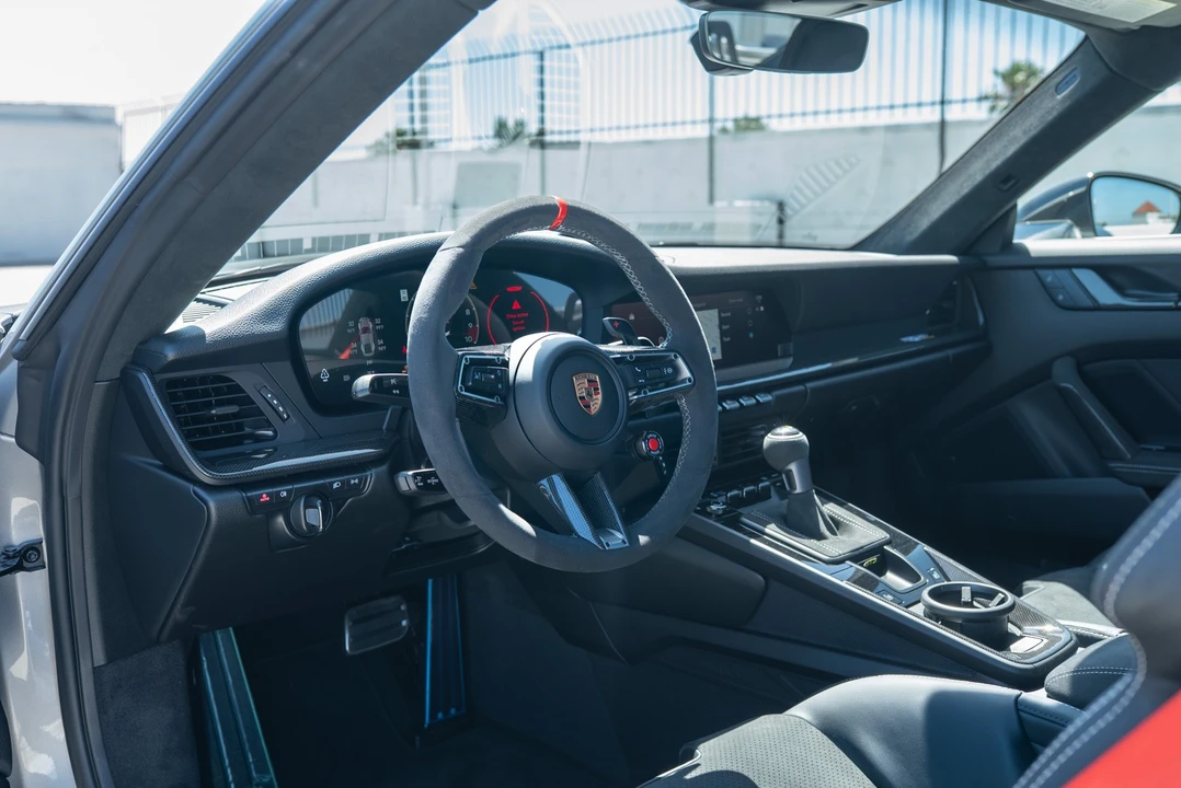 2026 Porsche 911 - Image 30 of 31