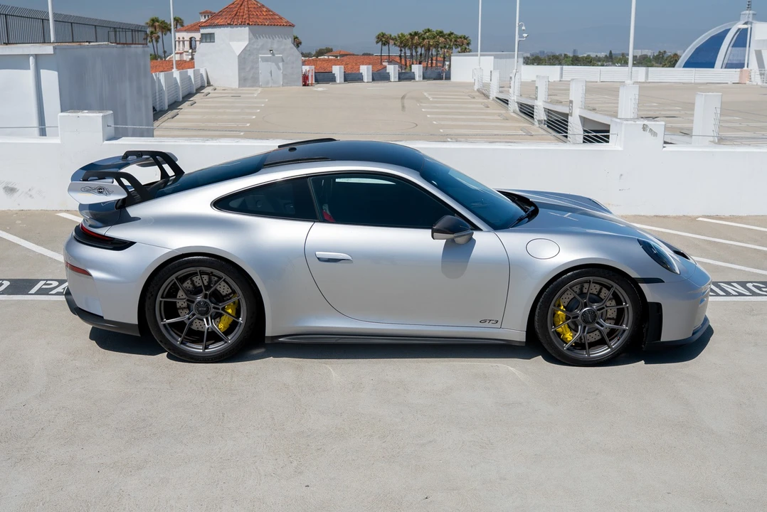 2026 Porsche 911 - Image 23 of 31