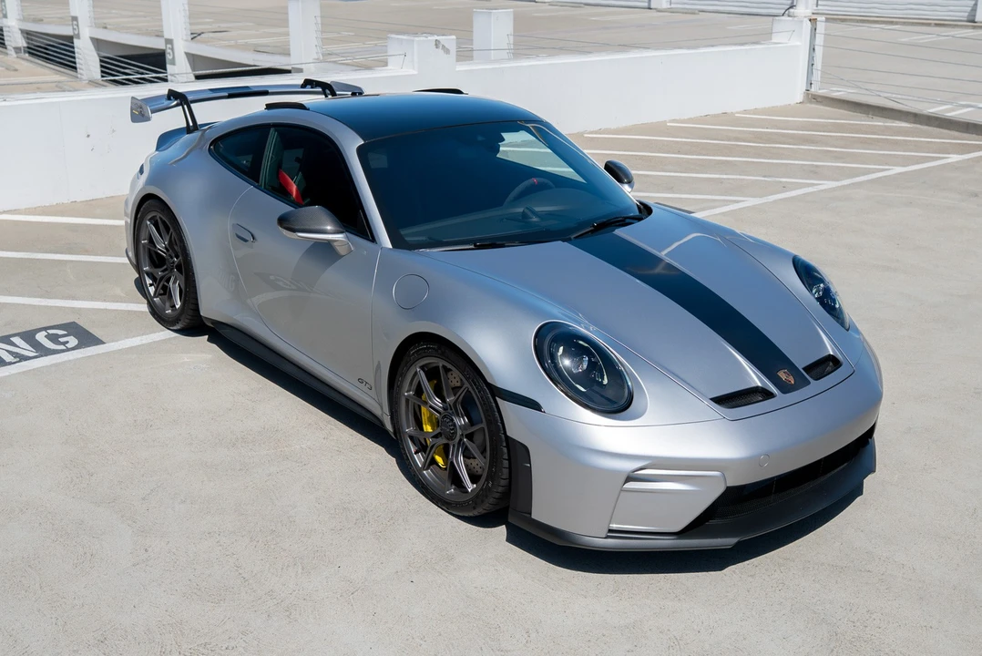 2026 Porsche 911 - Image 26 of 31