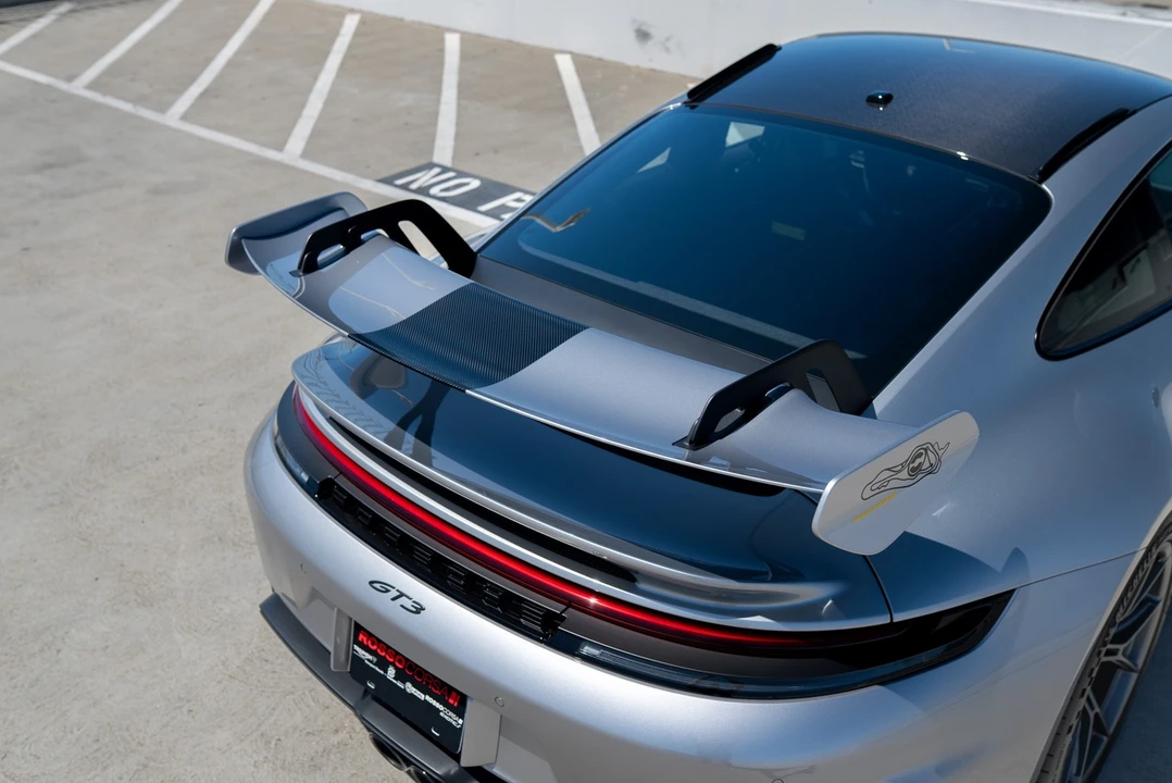 2026 Porsche 911 - Image 19 of 31