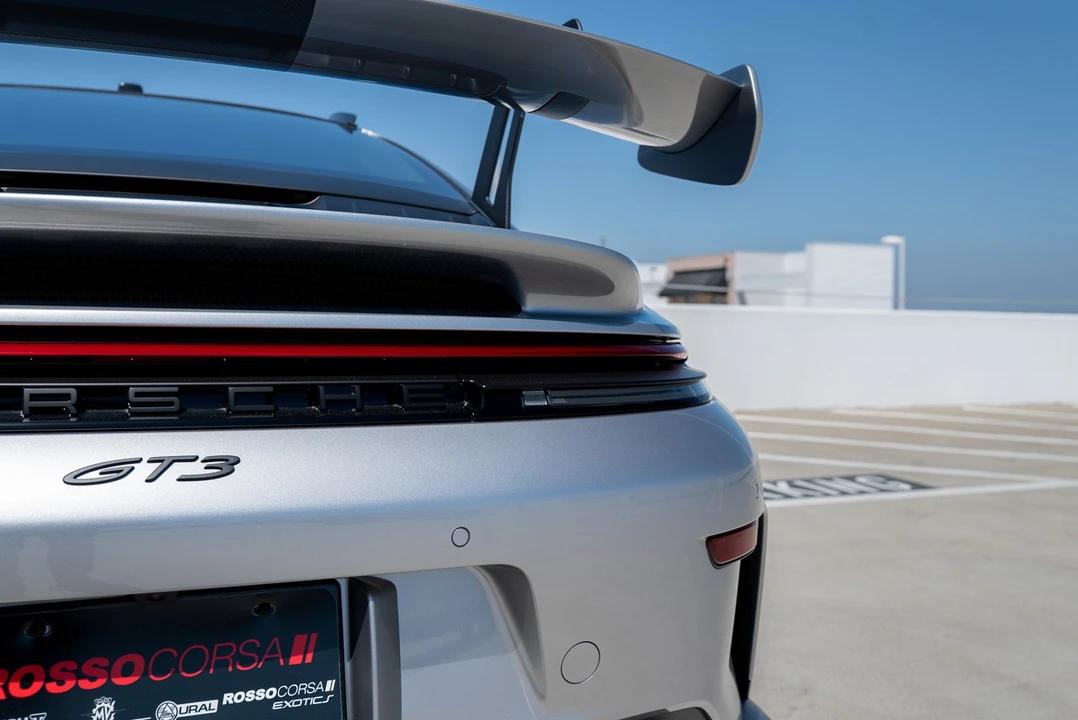 2026 Porsche 911 - Image 18 of 31