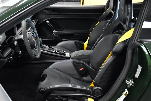 2026 Porsche 911 - Image 25 of 31