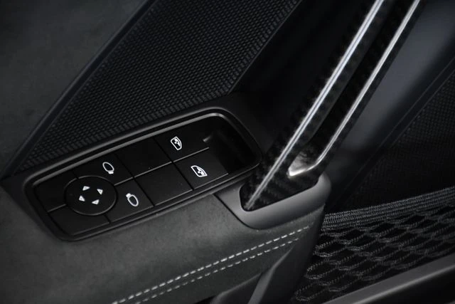 2026 Porsche 911 - Image 29 of 31