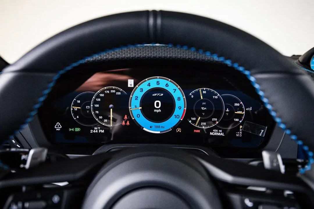 2026 Porsche 911 - Image 16 of 30