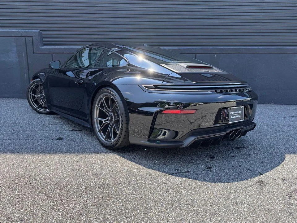 2026 Porsche 911 - Image 6 of 27