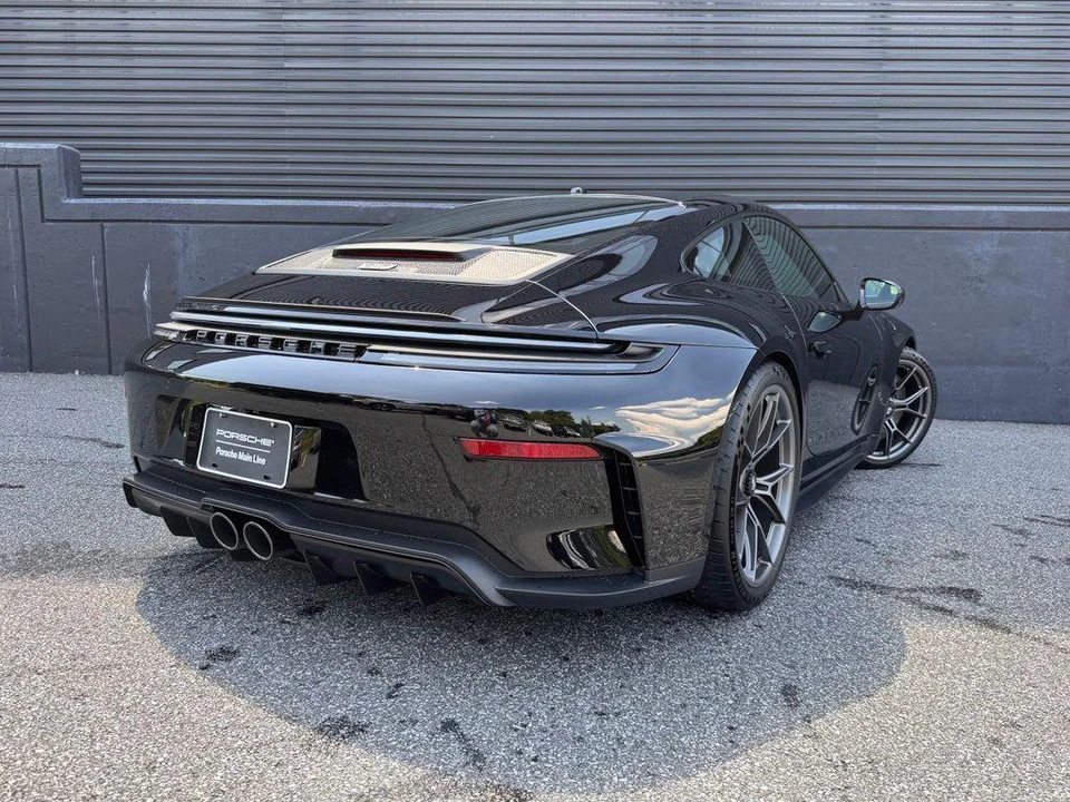 2026 Porsche 911 - Image 8 of 27