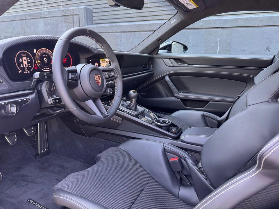 2026 Porsche 911 - Image 15 of 27