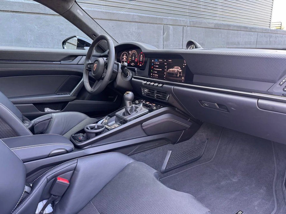 2026 Porsche 911 - Image 19 of 27