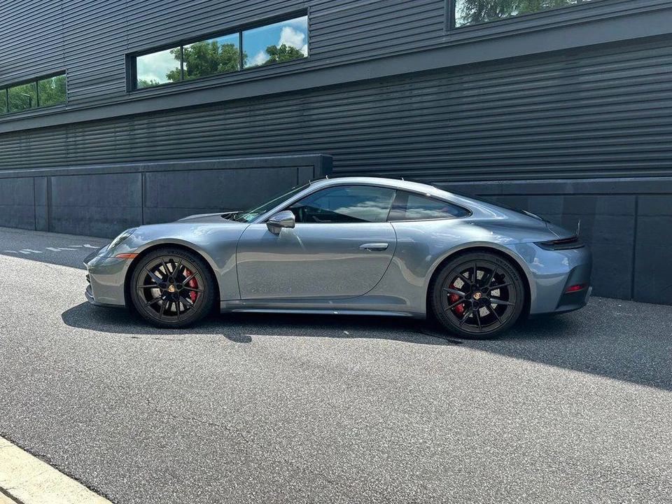 2026 Porsche 992 Carrera - Image 9 of 30