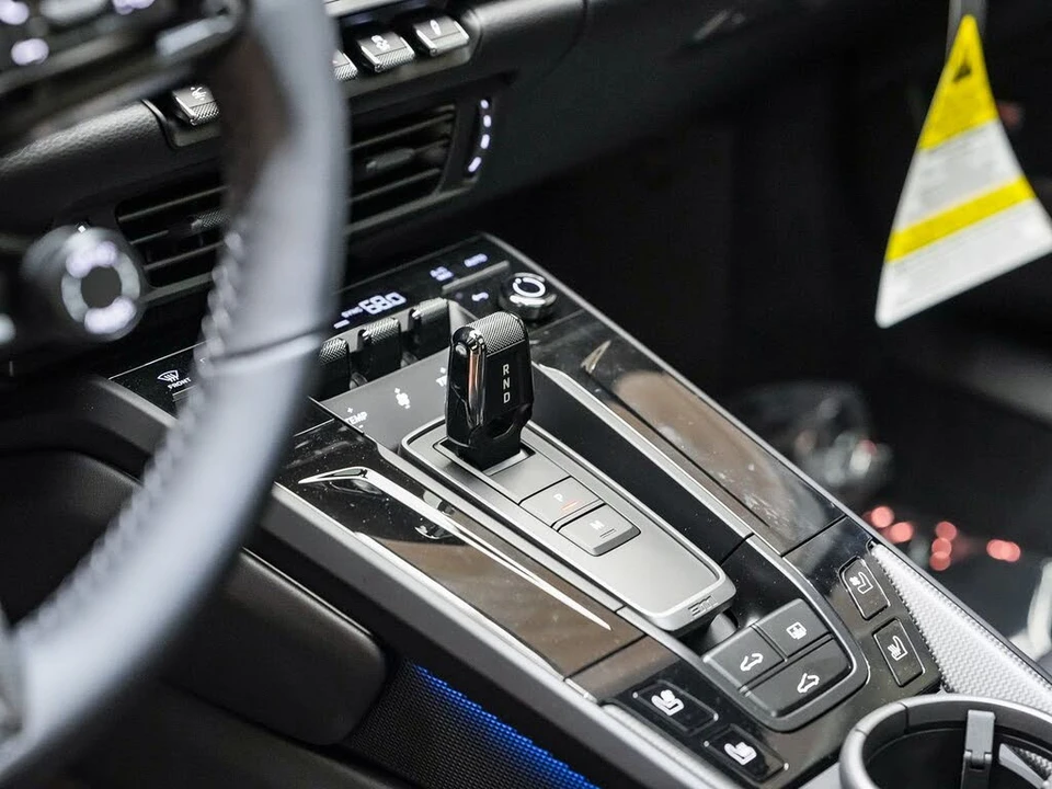 2026 Porsche 992 Carrera - Image 22 of 28