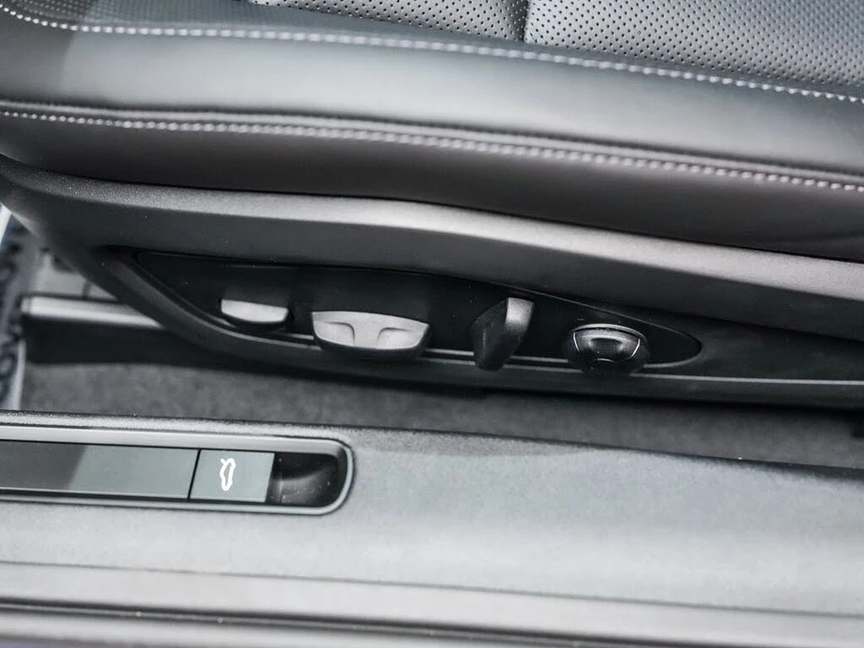 2026 Porsche 992 Carrera - Image 23 of 28