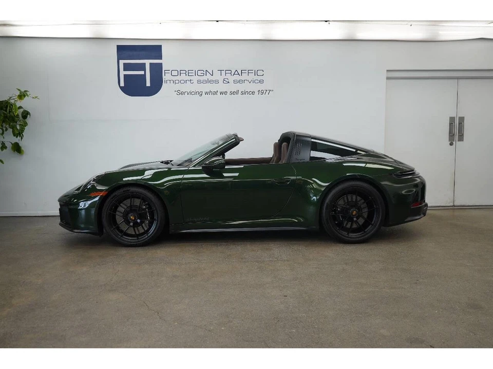 2026 Porsche 992 Carrera - Image 8 of 31