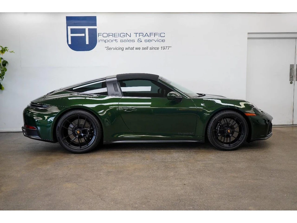 2026 Porsche 992 Carrera - Image 14 of 31