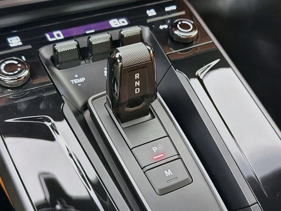 2026 Porsche 992 Carrera - Image 17 of 29