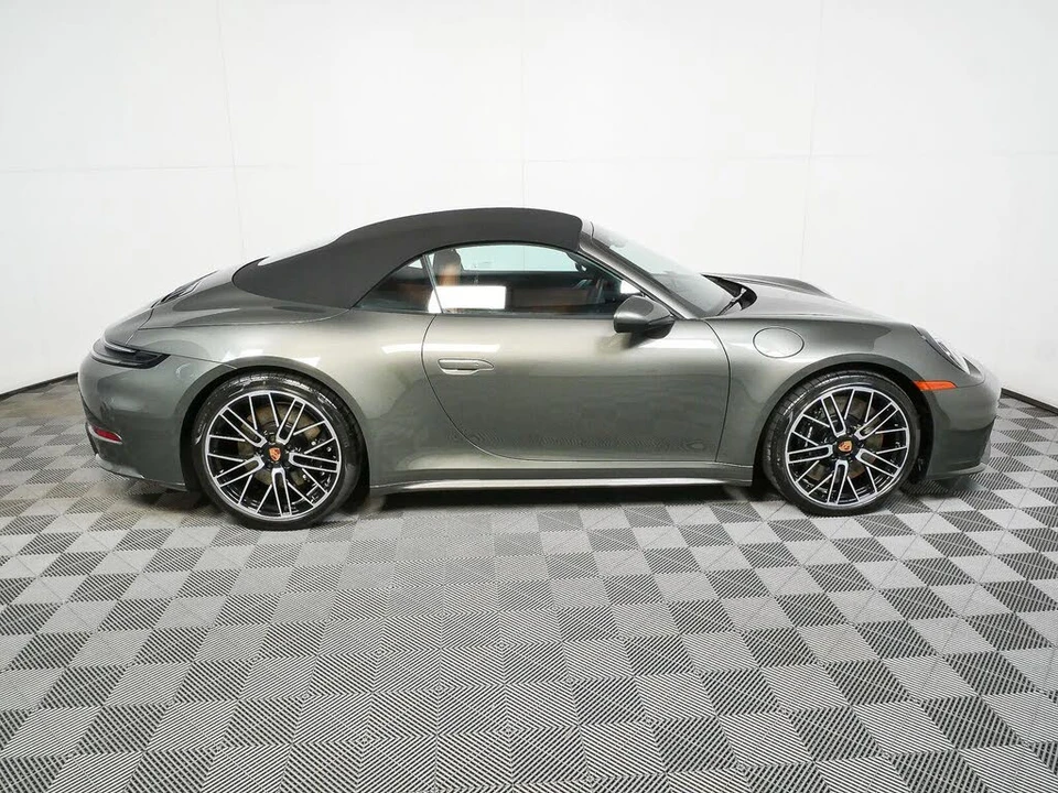 2026 Porsche 992 Carrera - Image 25 of 31