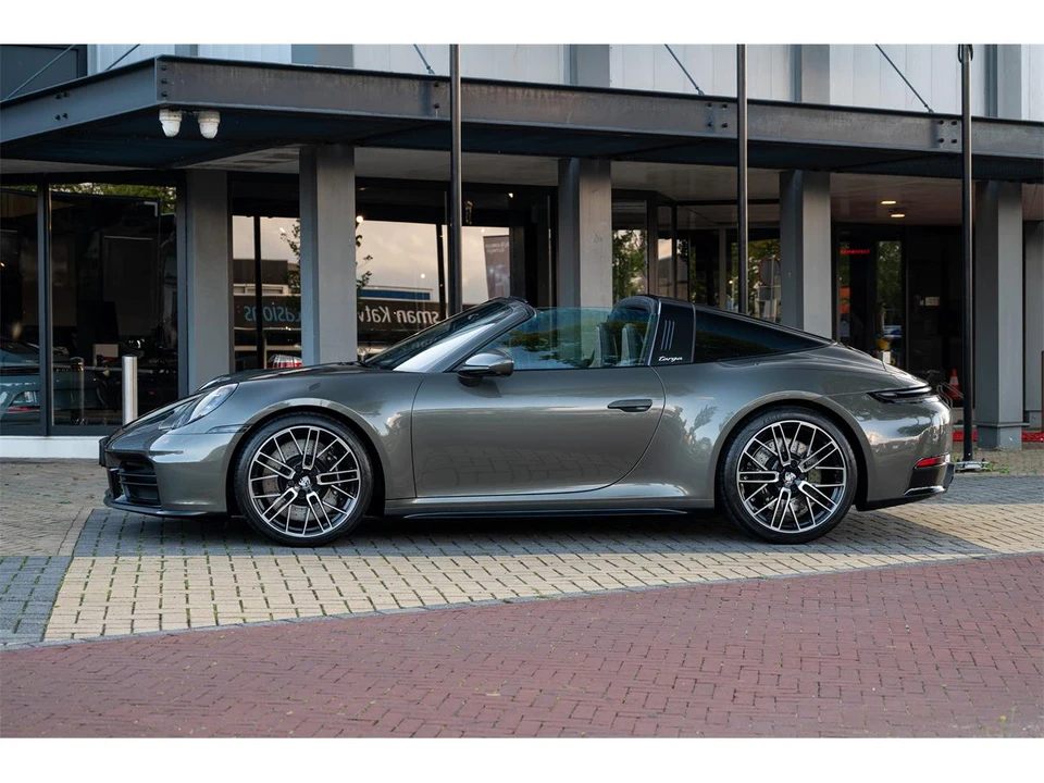 2026 Porsche 992 Carrera - Image 2 of 11