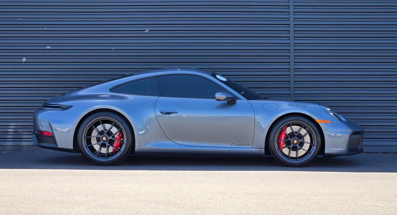 2026 Porsche 992 Carrera GTS - Image 7 of 31