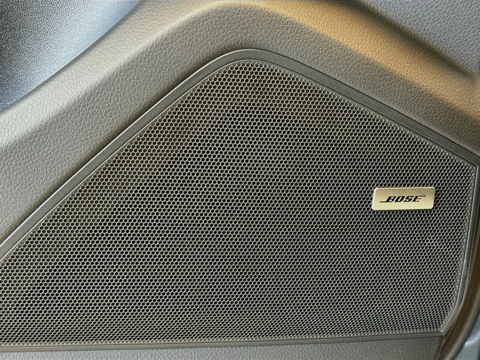 2026 Porsche 9Y0/9Y3 Cayenne - Image 12 of 29