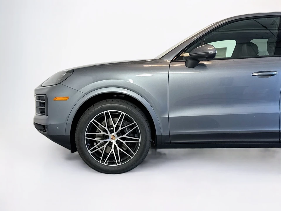 2026 Porsche 9Y0/9Y3 Cayenne - Image 28 of 29