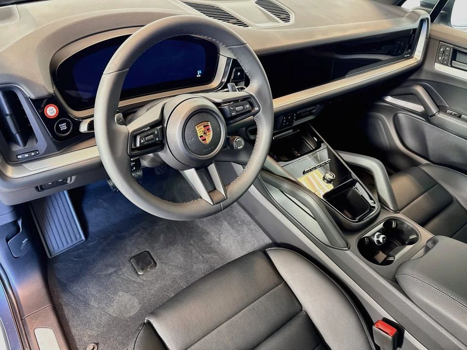 2026 Porsche 9Y0/9Y3 Cayenne - Image 4 of 29